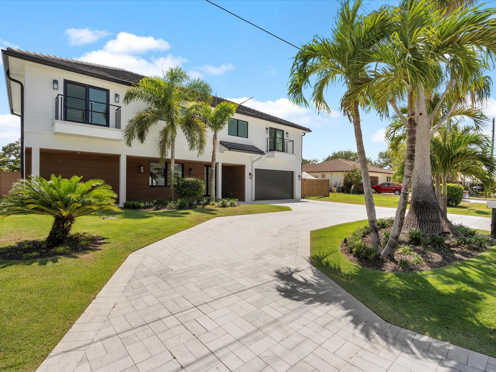 8 Leeward Circle