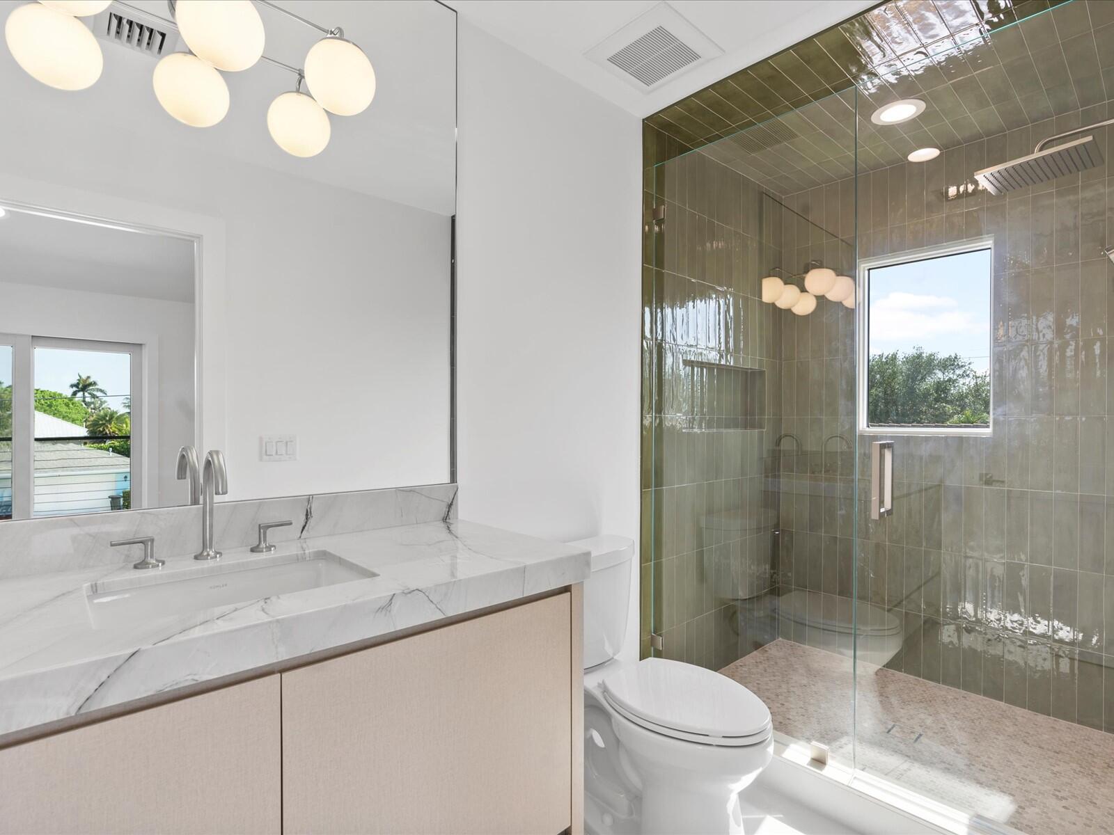 COUNTRY CLUB POINT - Residential