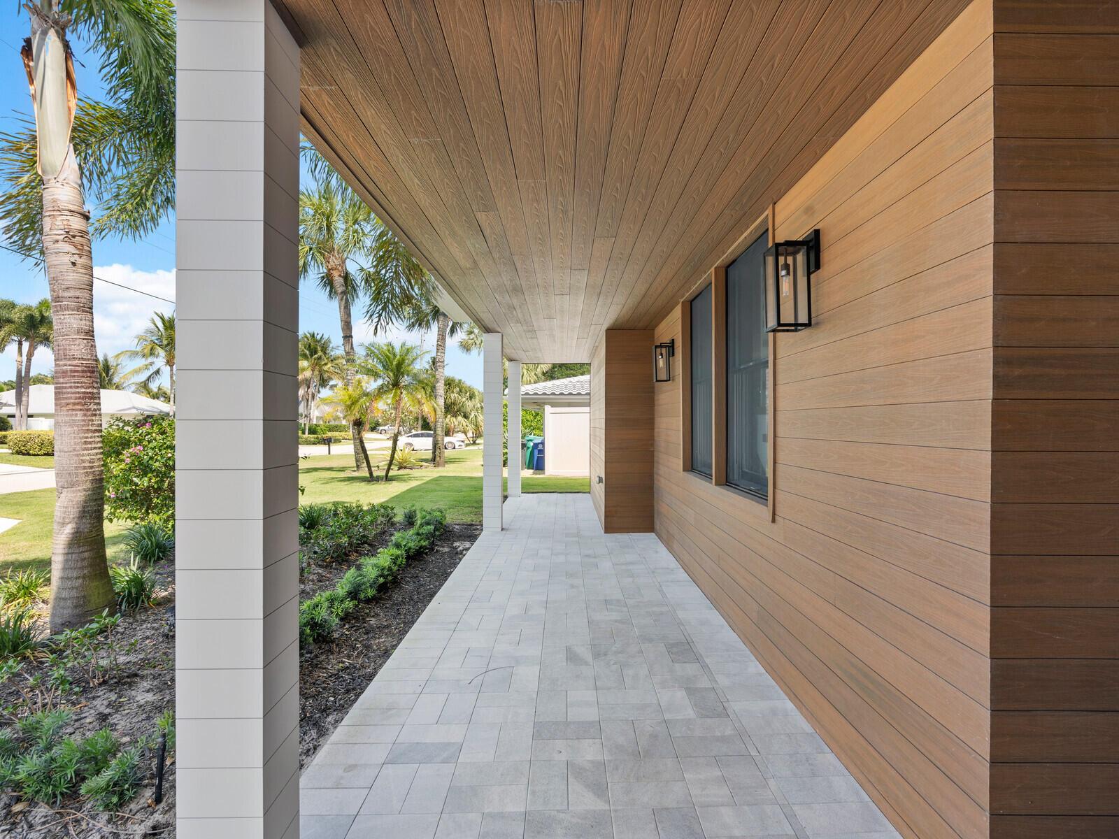8 Leeward Circle