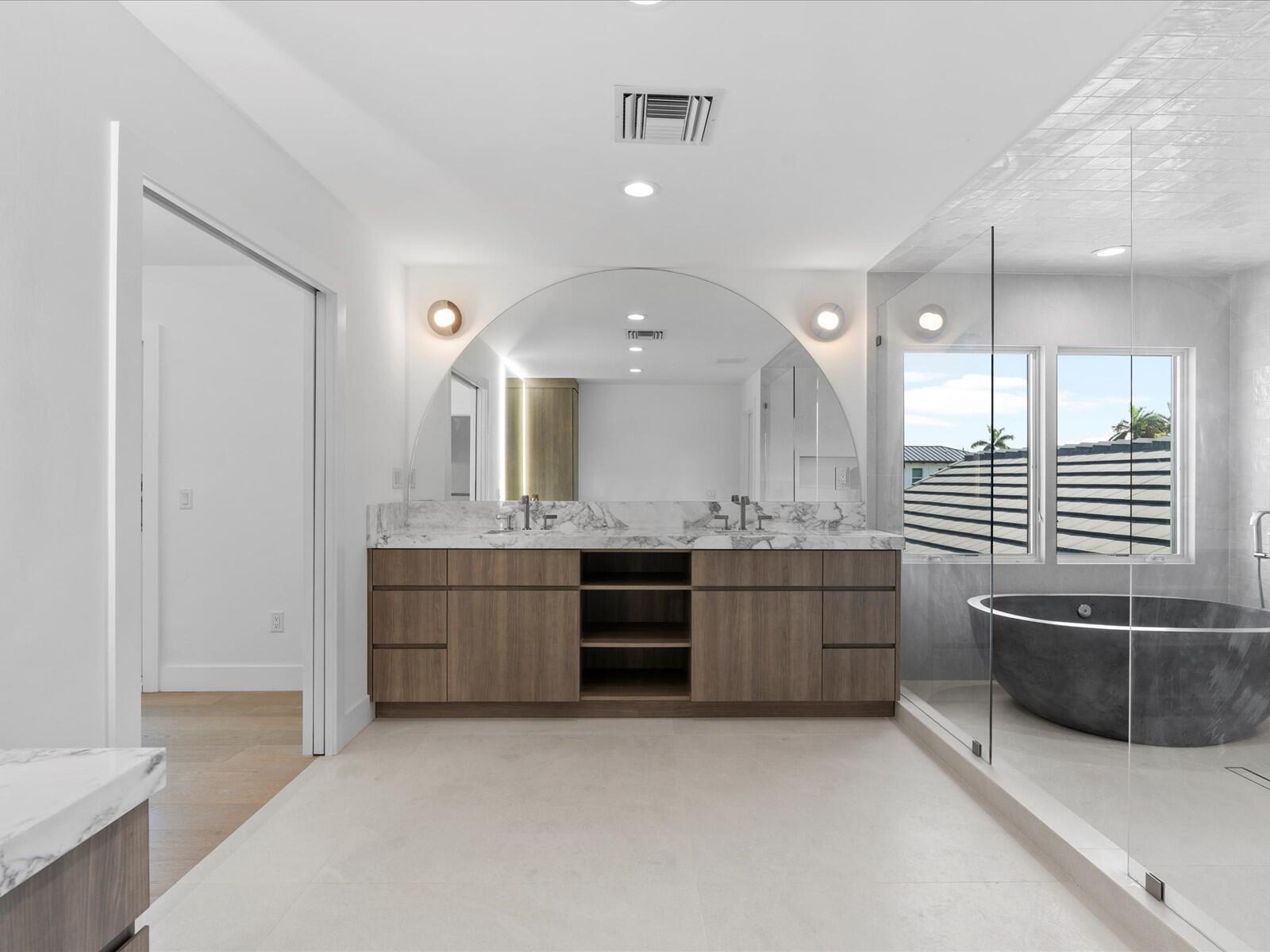 COUNTRY CLUB POINT - Residential