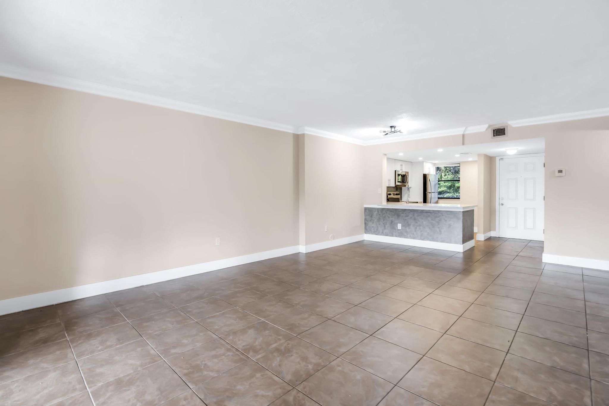 VILLAS AT LAKEVIEW CONDO - Residential Lease