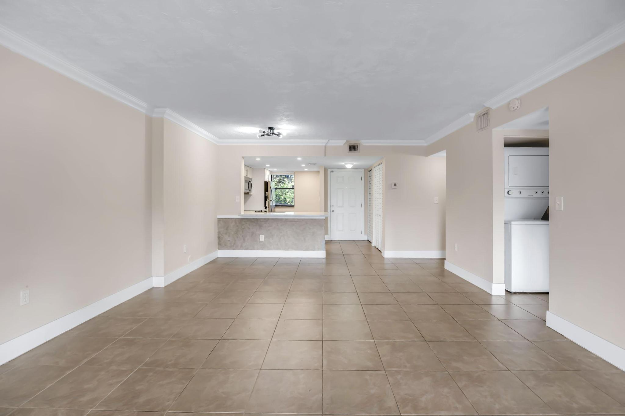 VILLAS AT LAKEVIEW CONDO - Residential Lease