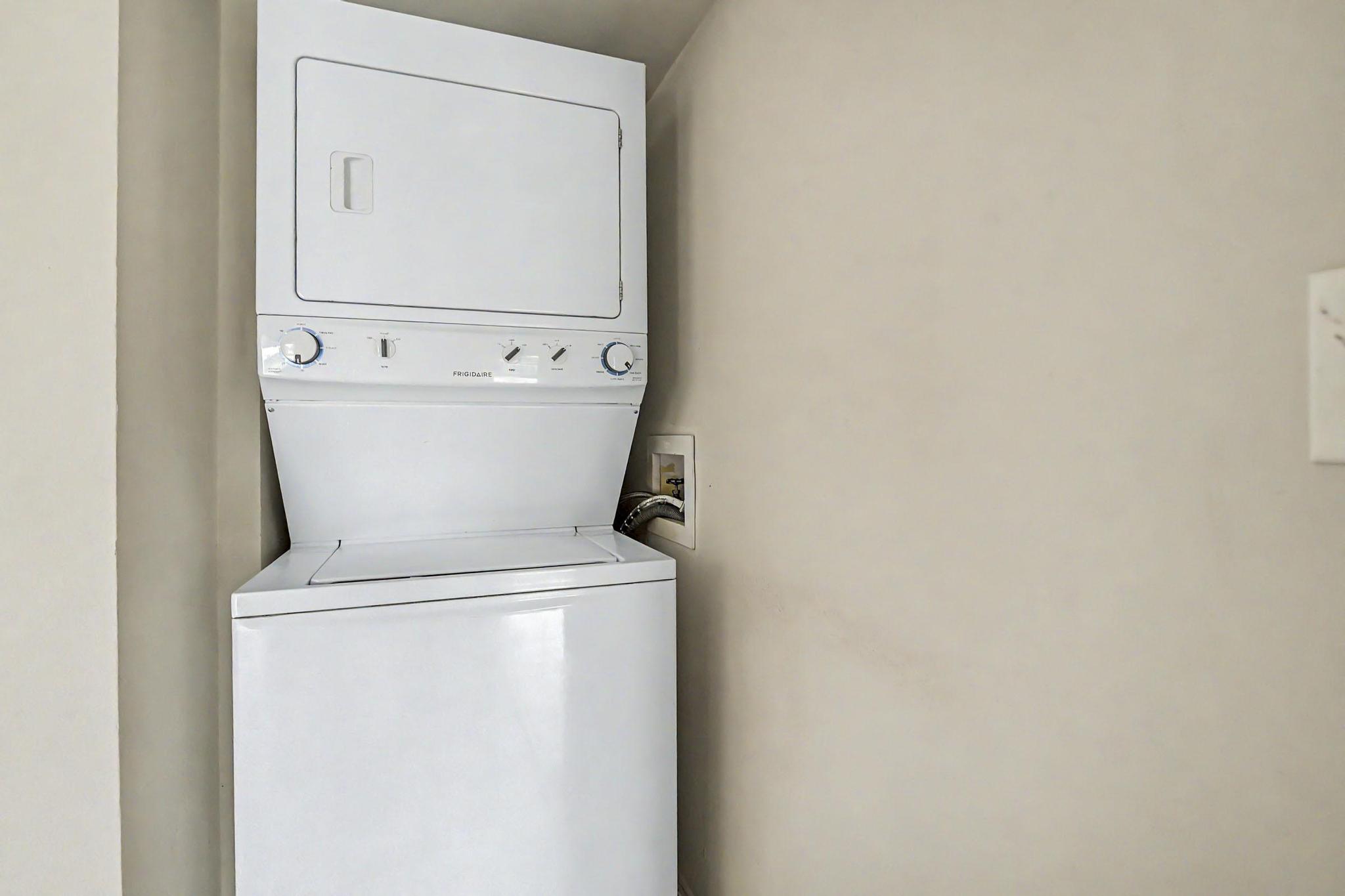 VILLAS AT LAKEVIEW CONDO - Residential Lease