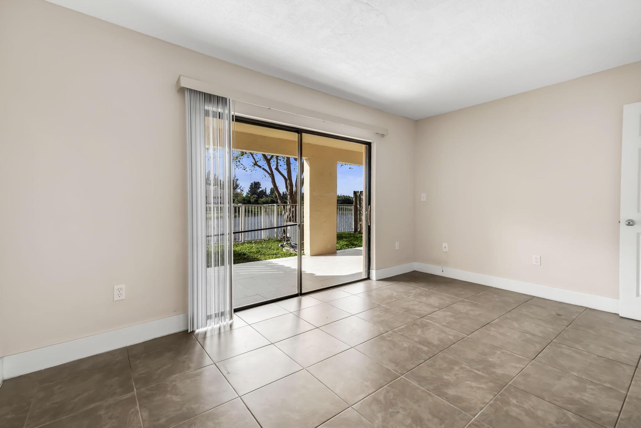 VILLAS AT LAKEVIEW CONDO - Residential Lease