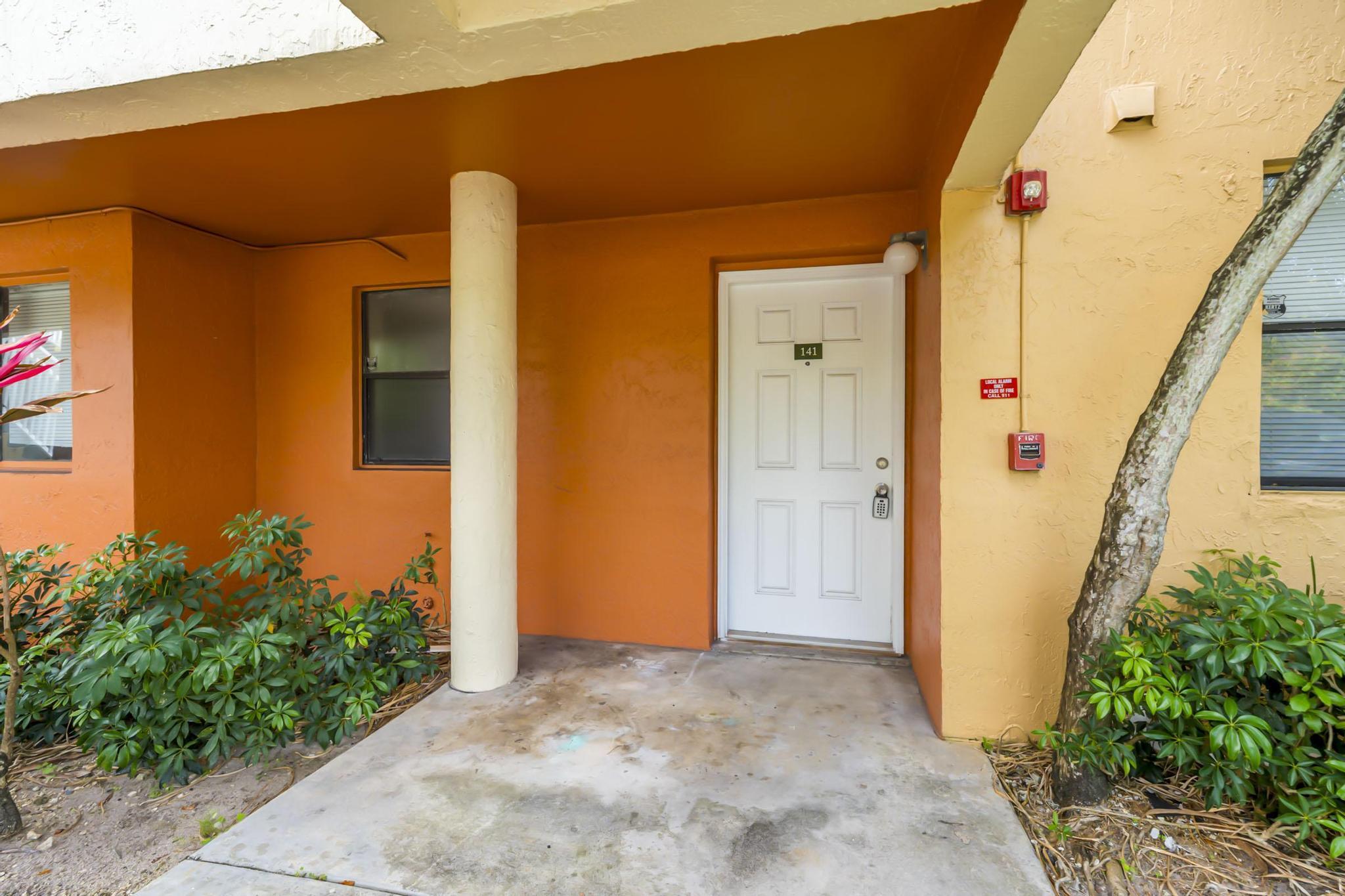 VILLAS AT LAKEVIEW CONDO - Residential Lease
