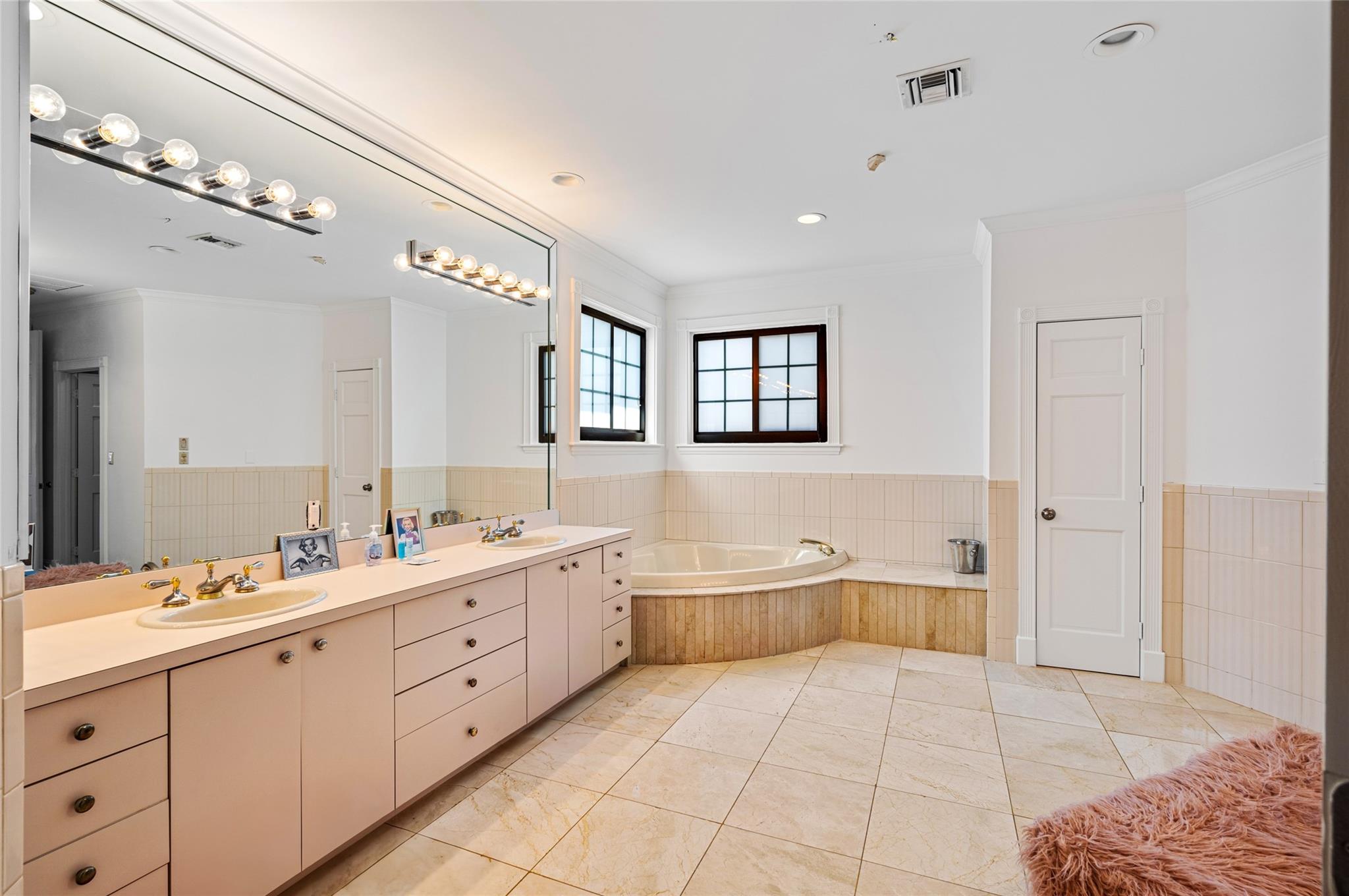 VENICE RESUB OF BLKS 5 & - Residential