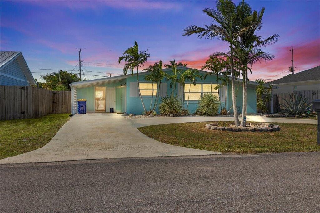 Photo of 2267 SE Monroe Street, Stuart, FL 34997 (MLS # R11084259)