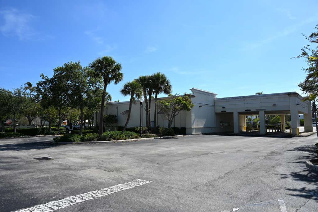 Photo of 150 Tequesta Drive, Tequesta, FL 33469 (MLS # B26036191)