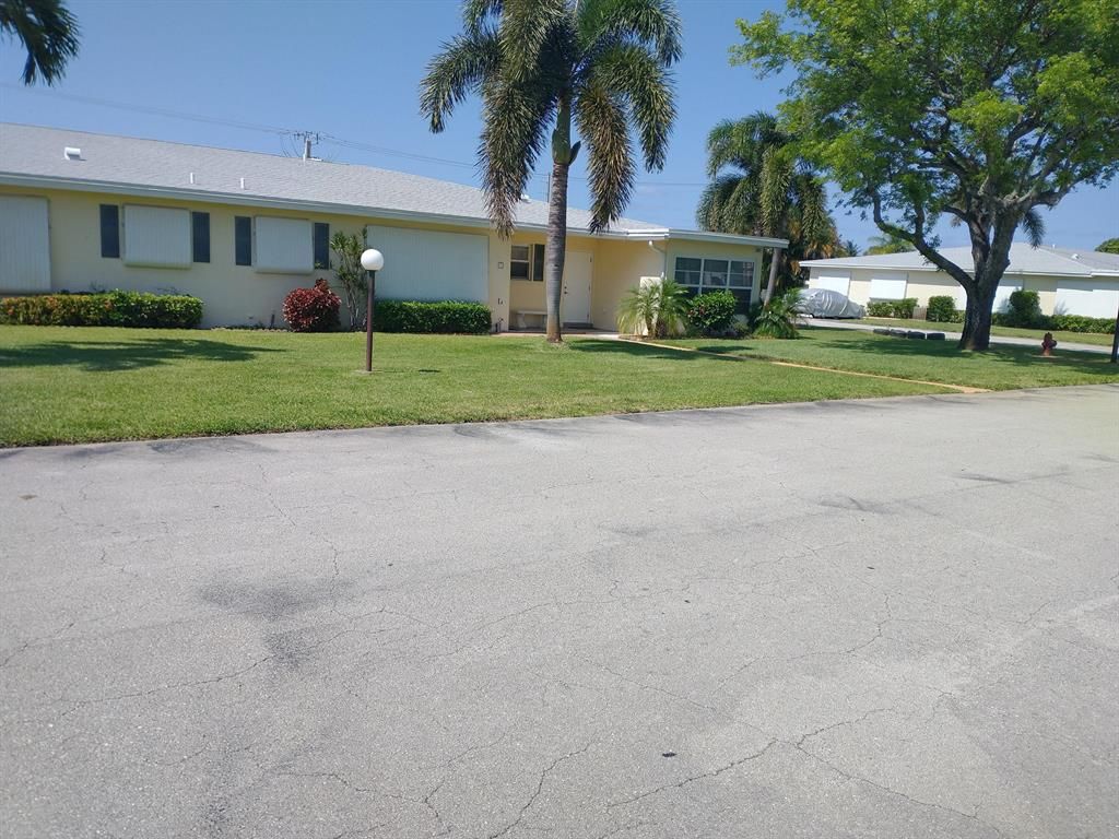 Photo of 201 Country Lane #B, Boynton Beach, FL 33435 (MLS # R10710234)