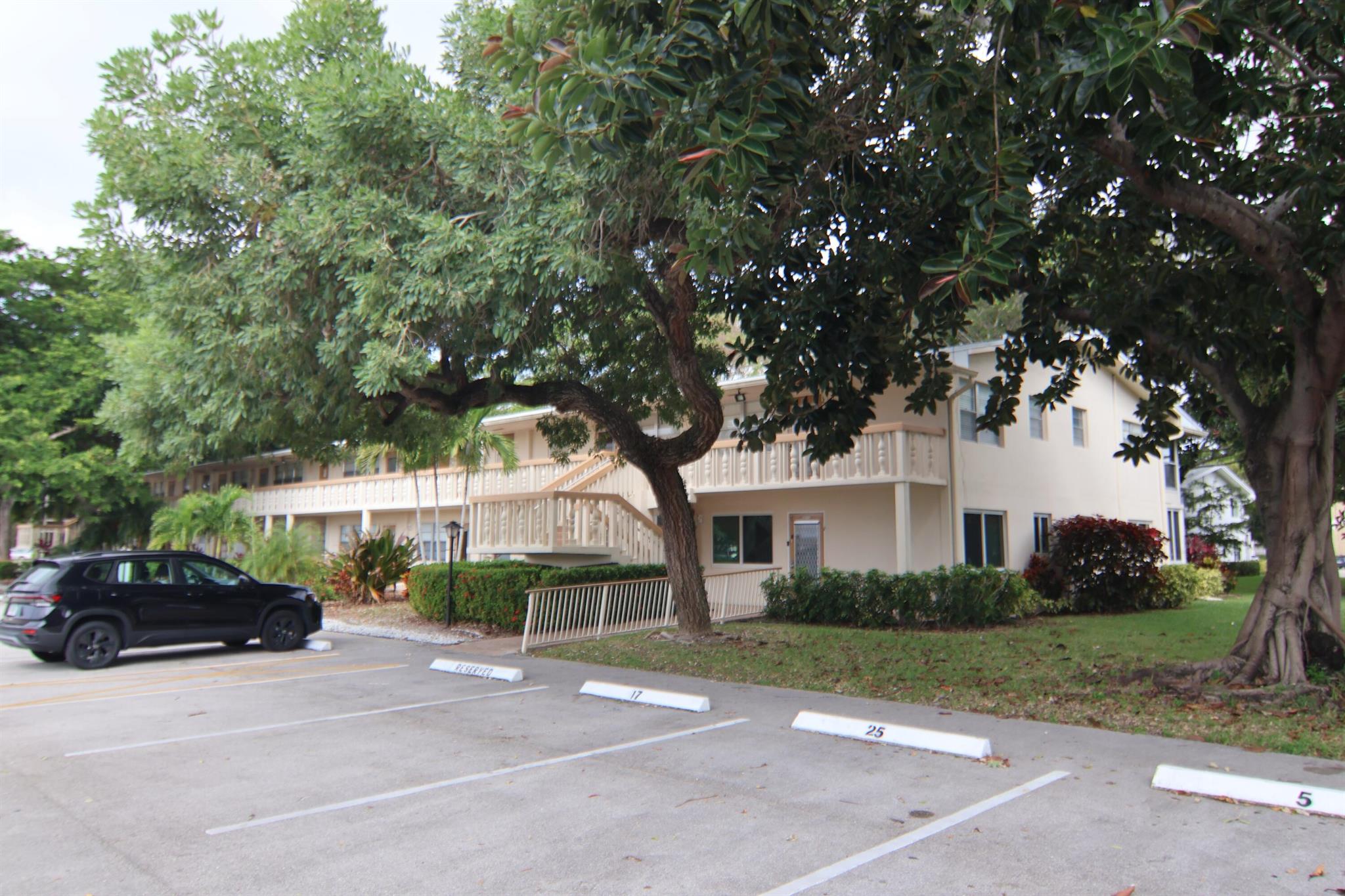 RICHMOND D CONDO - Residential