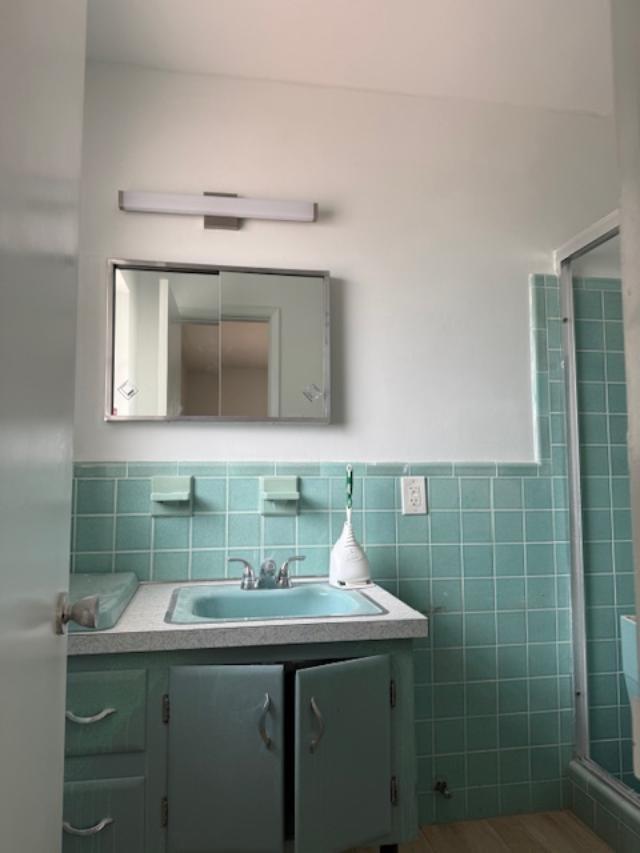 Hollywood Hills 6-22 B - Residential Lease