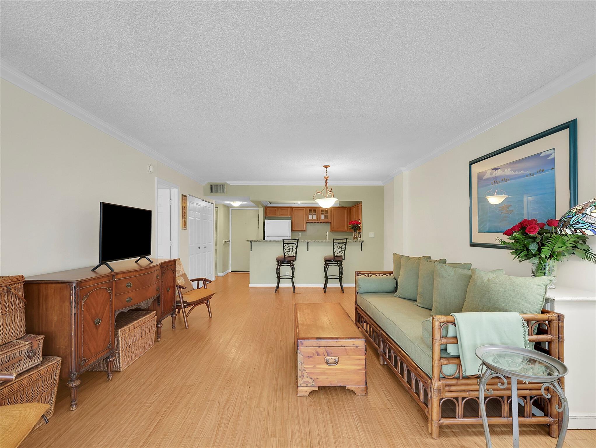 BAY YACHT CLUB - Residential