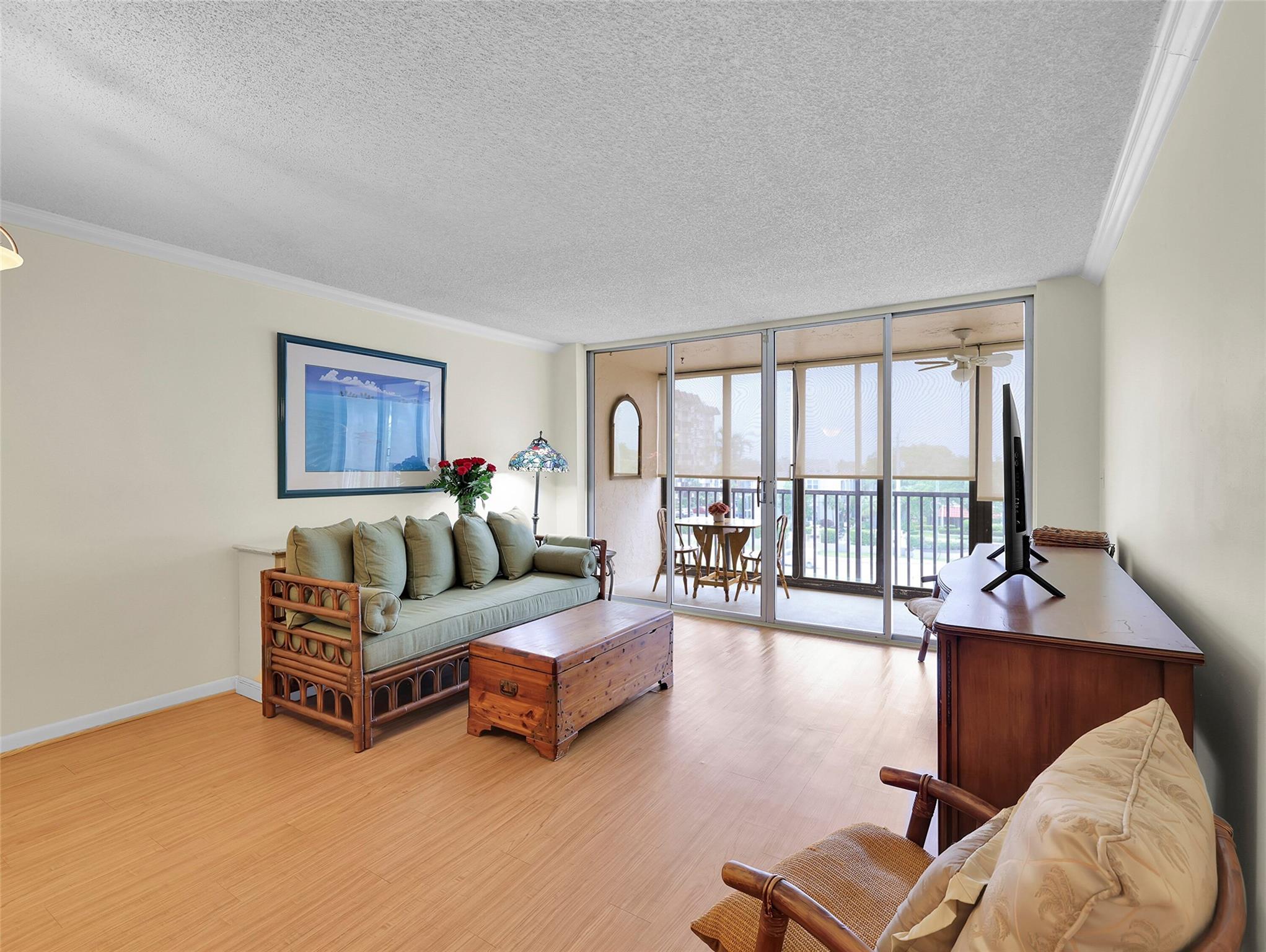 BAY YACHT CLUB - Residential