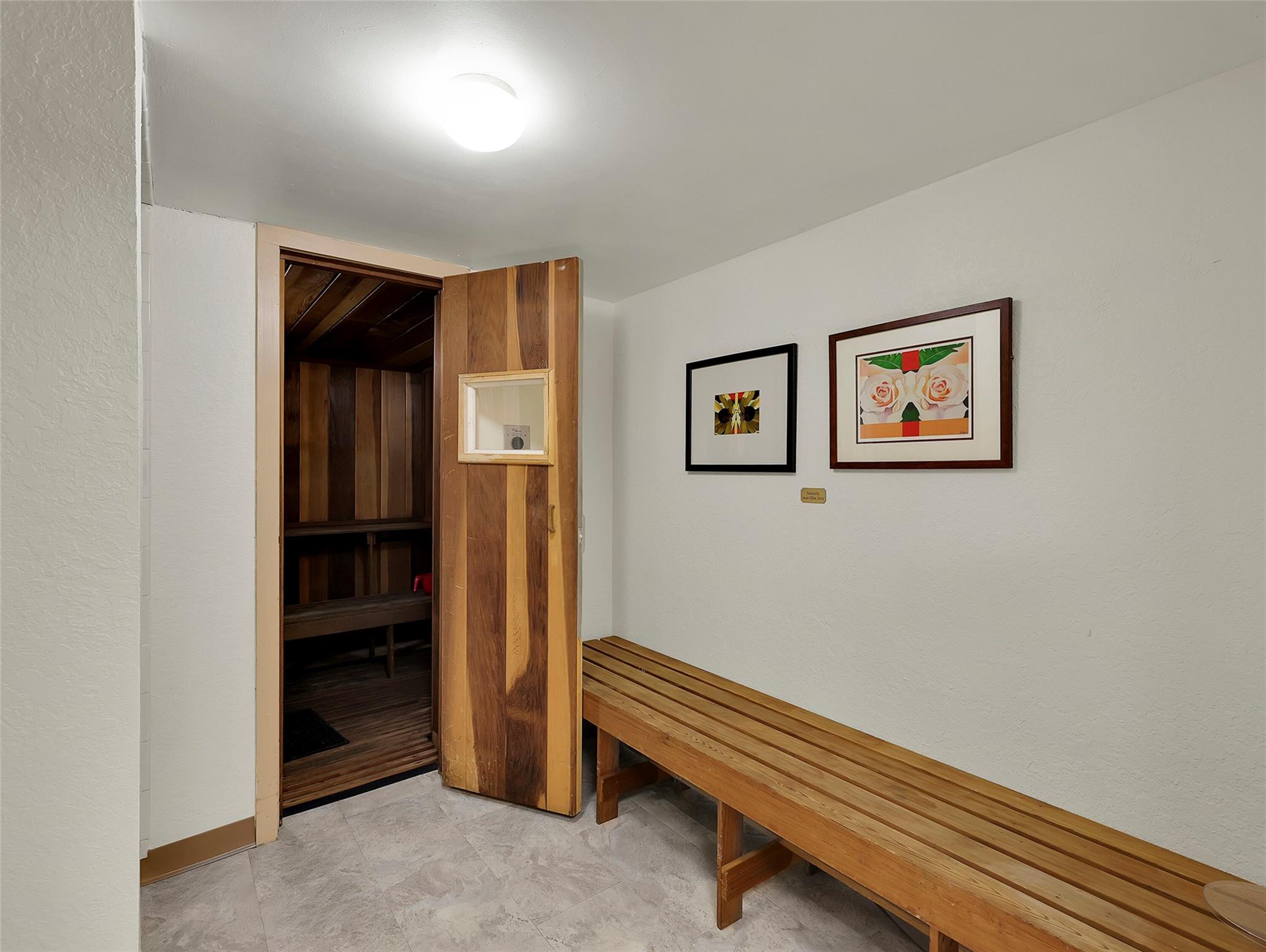 BAY YACHT CLUB - Residential