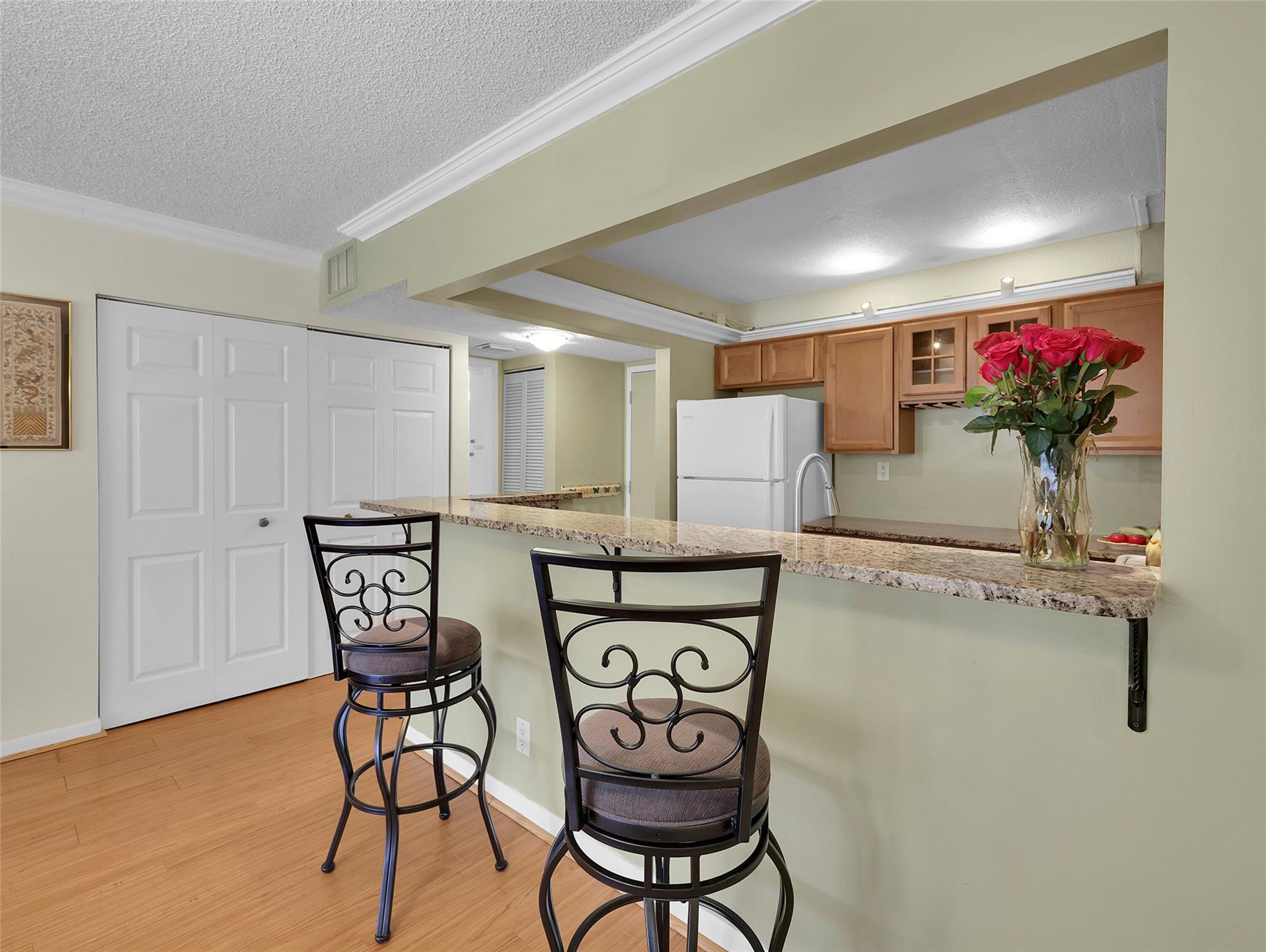BAY YACHT CLUB - Residential