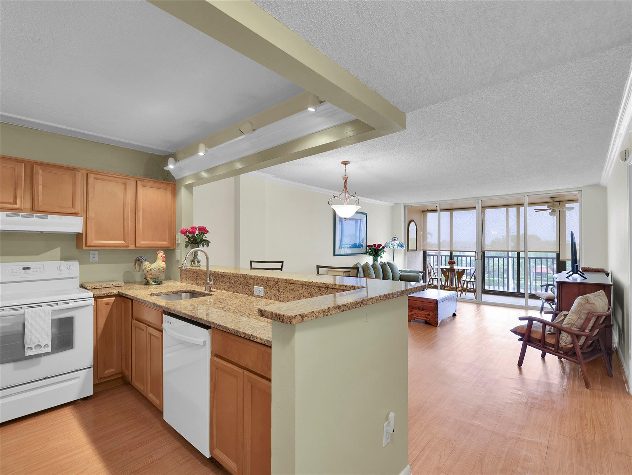 BAY YACHT CLUB - Residential