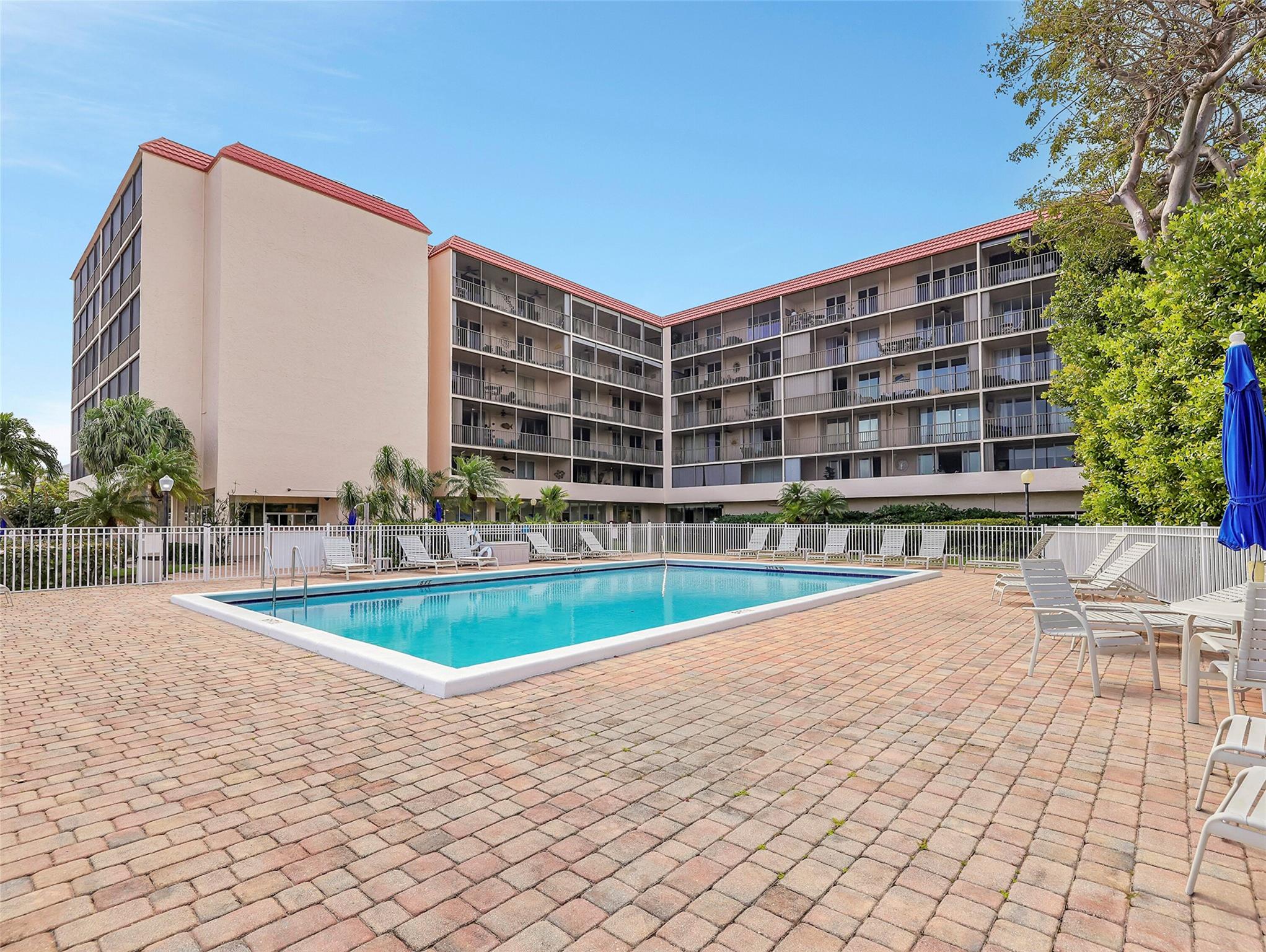 BAY YACHT CLUB - Residential