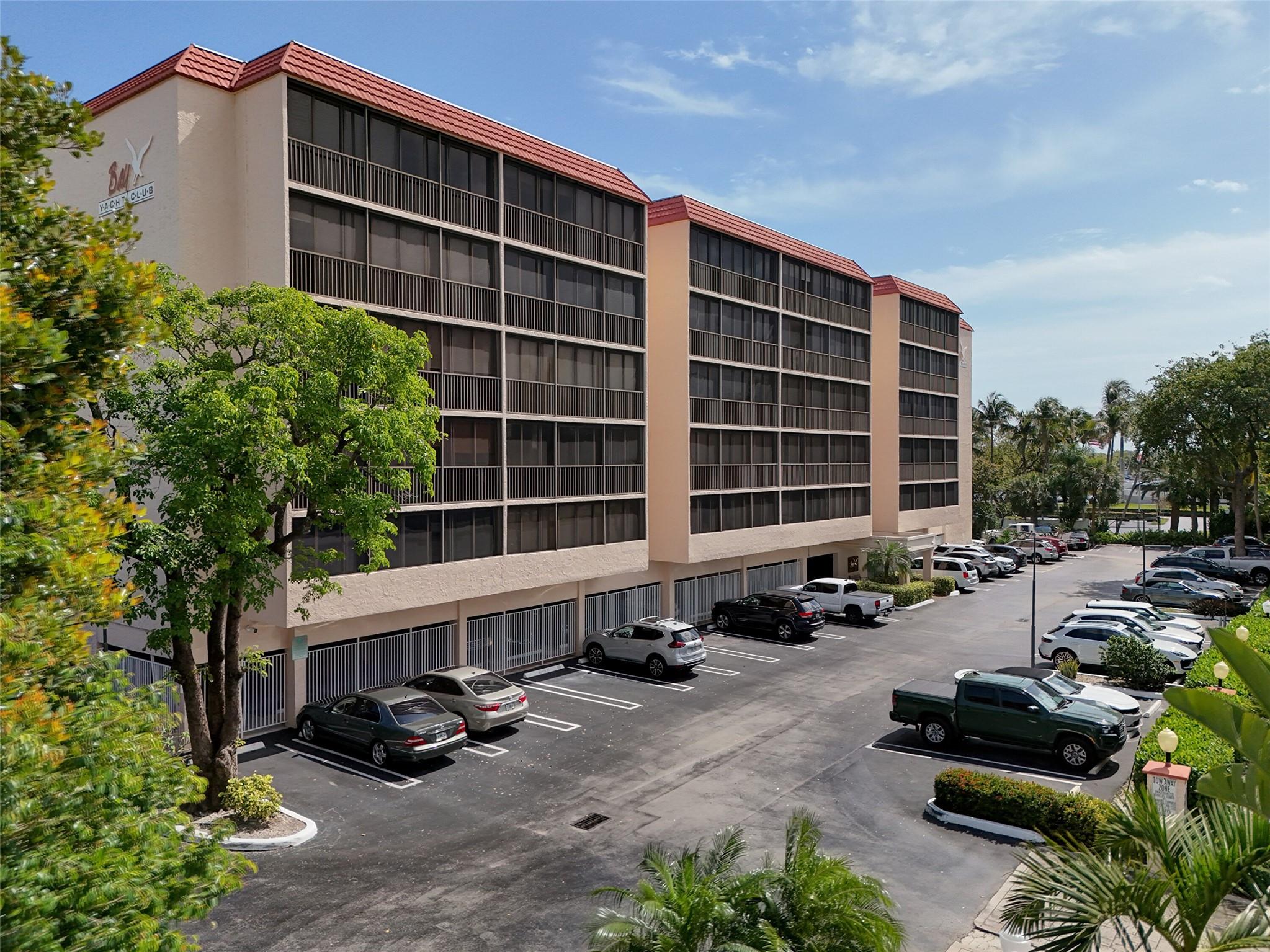 BAY YACHT CLUB - Residential