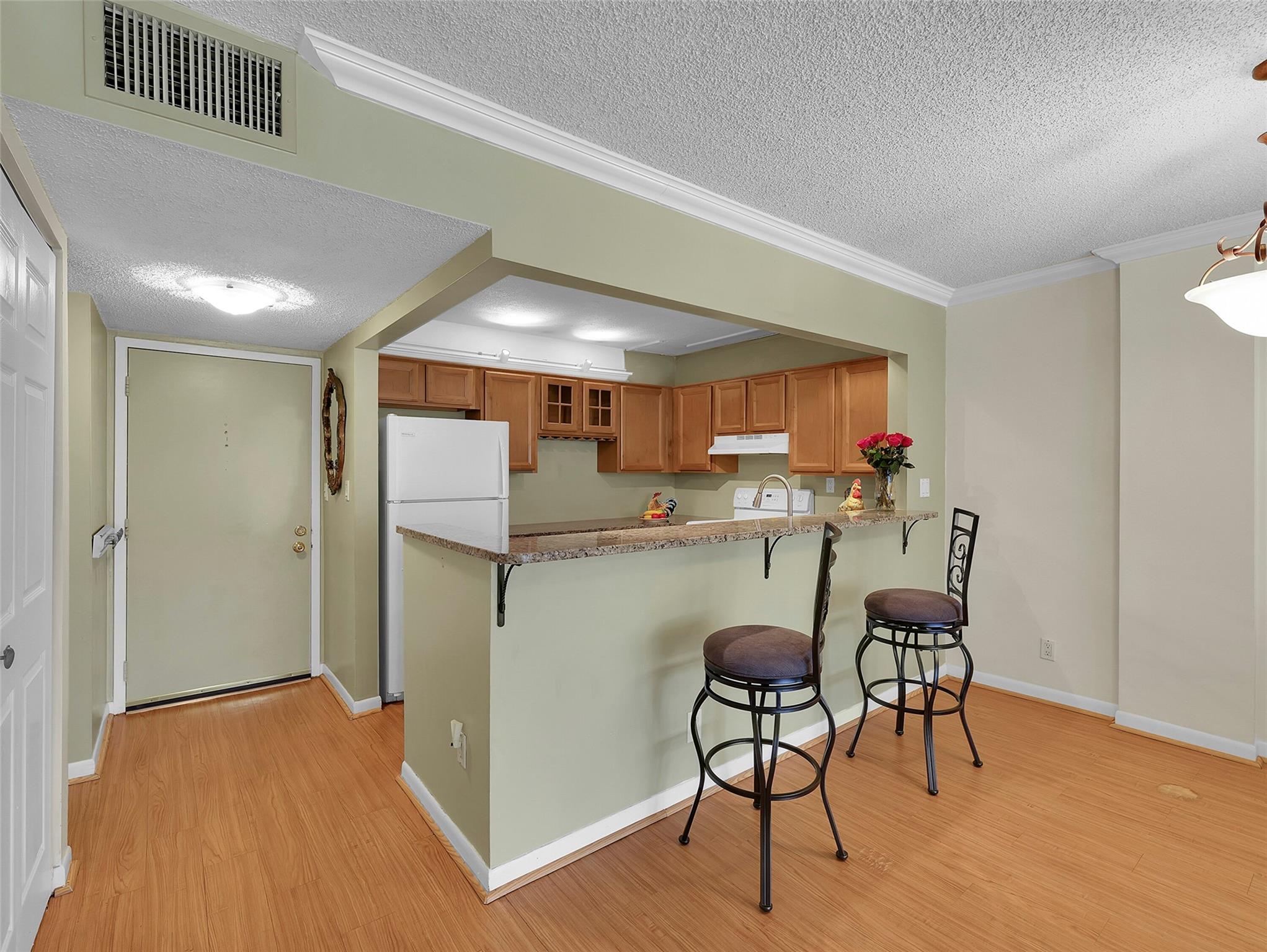 BAY YACHT CLUB - Residential