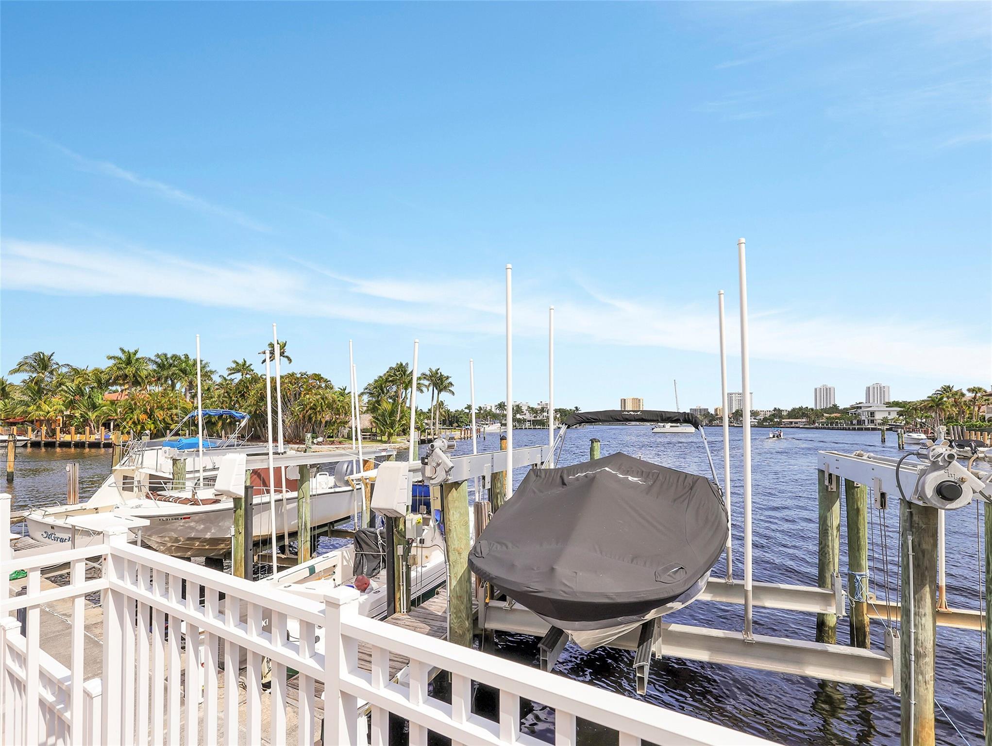 BAY YACHT CLUB - Residential
