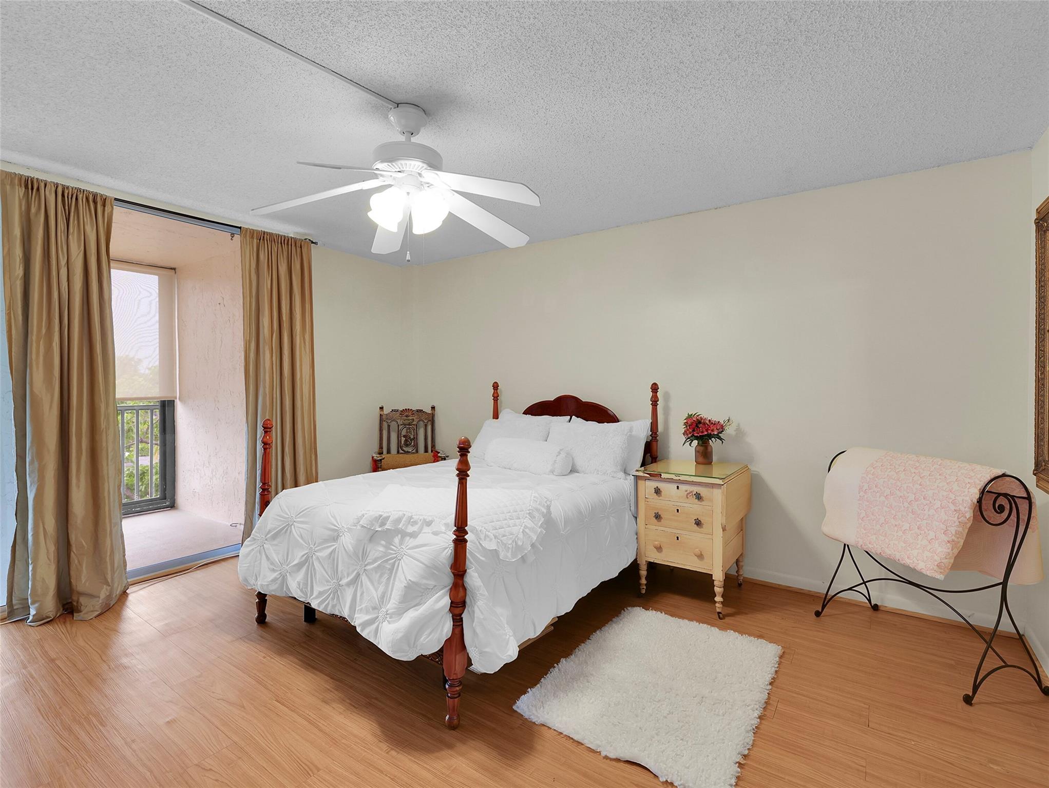 BAY YACHT CLUB - Residential