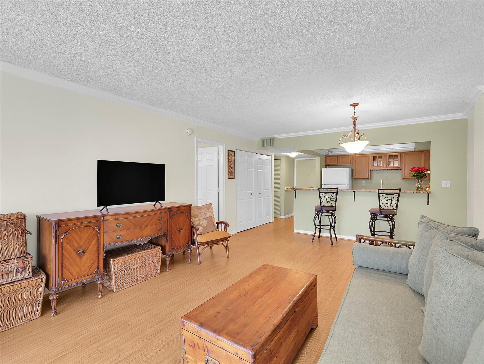 BAY YACHT CLUB - Residential