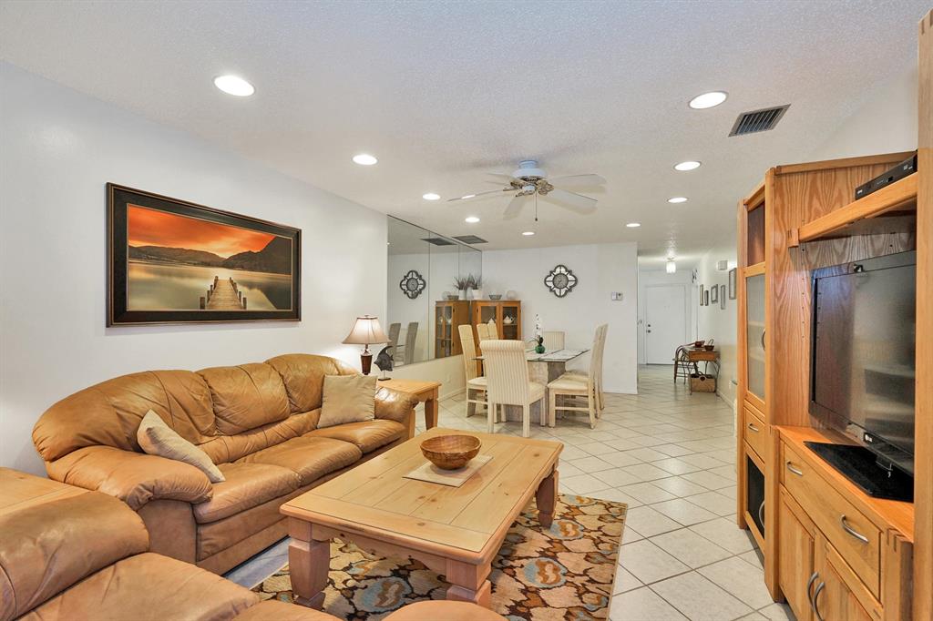 BOCA LAKES CONDO - Residential