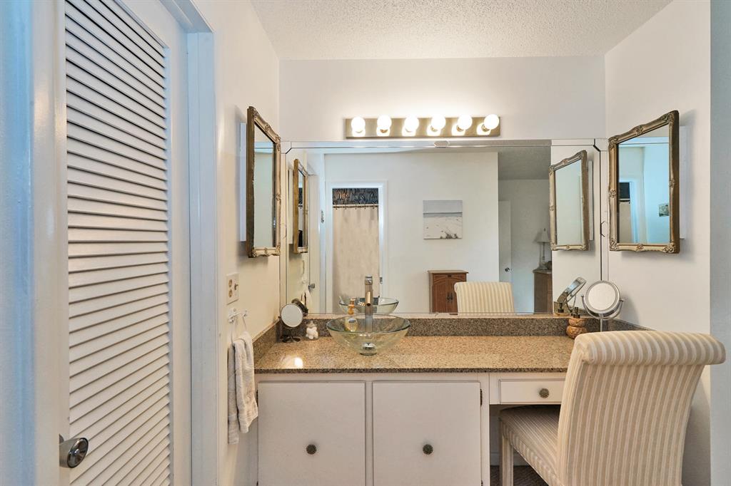 BOCA LAKES CONDO - Residential