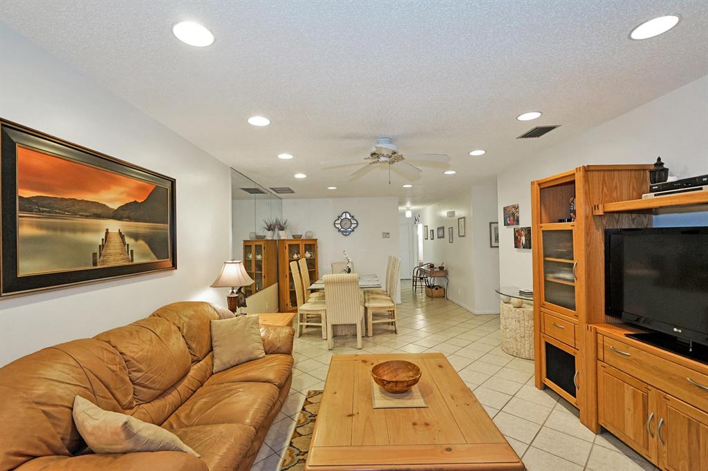 BOCA LAKES CONDO - Residential