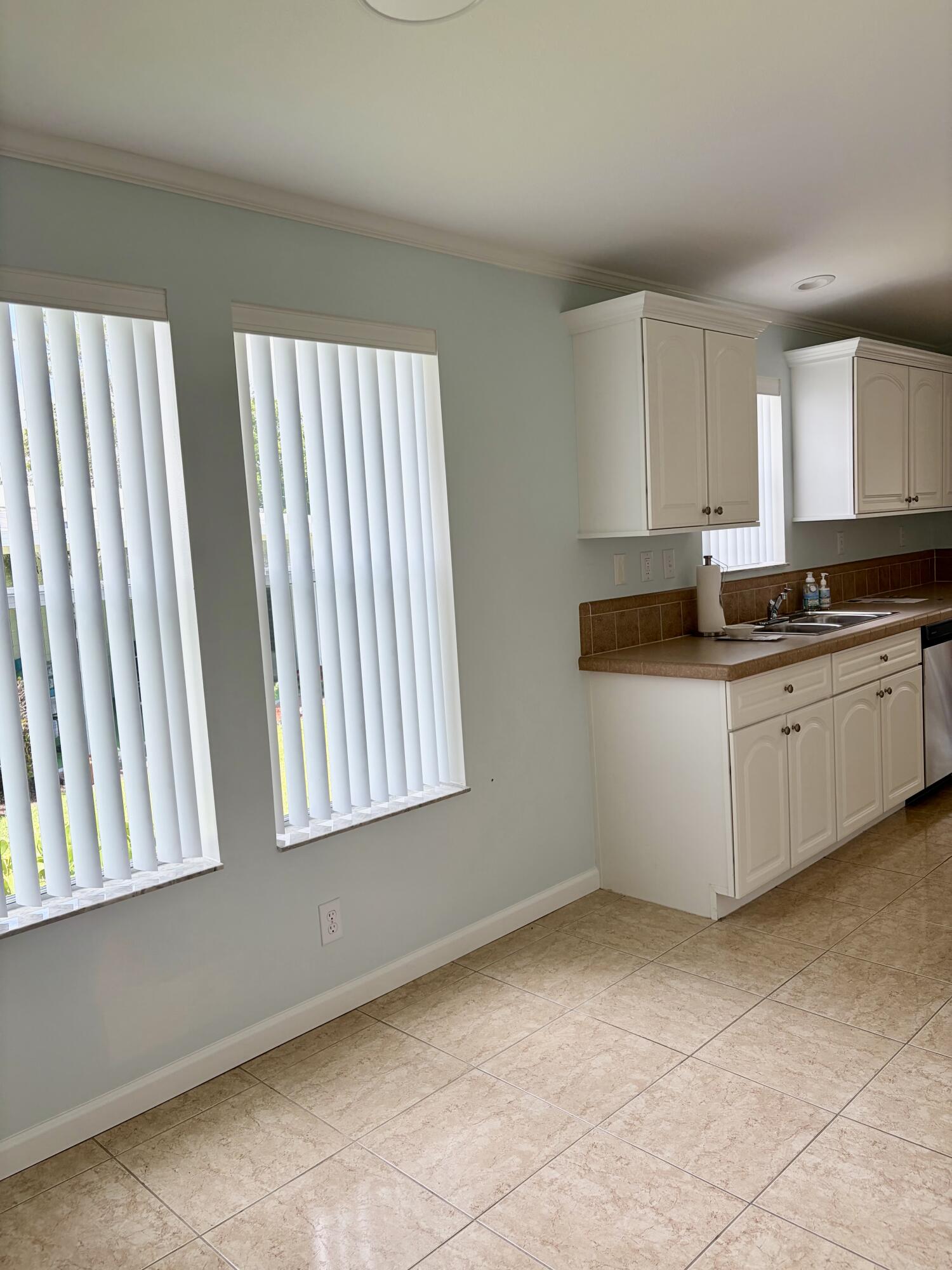 Spanish Laakes Riverfront - Residential
