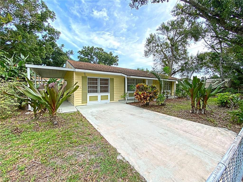 Photo of 2100 30th Avenue, Vero Beach, FL 32960 (MLS # R10699179)