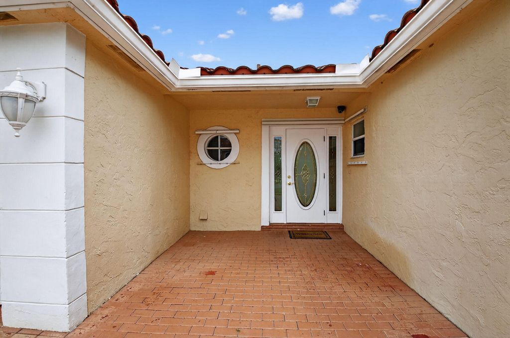 Photo of 10628 Plainview Circle, Boca Raton, FL 33498 (MLS # R11108174)