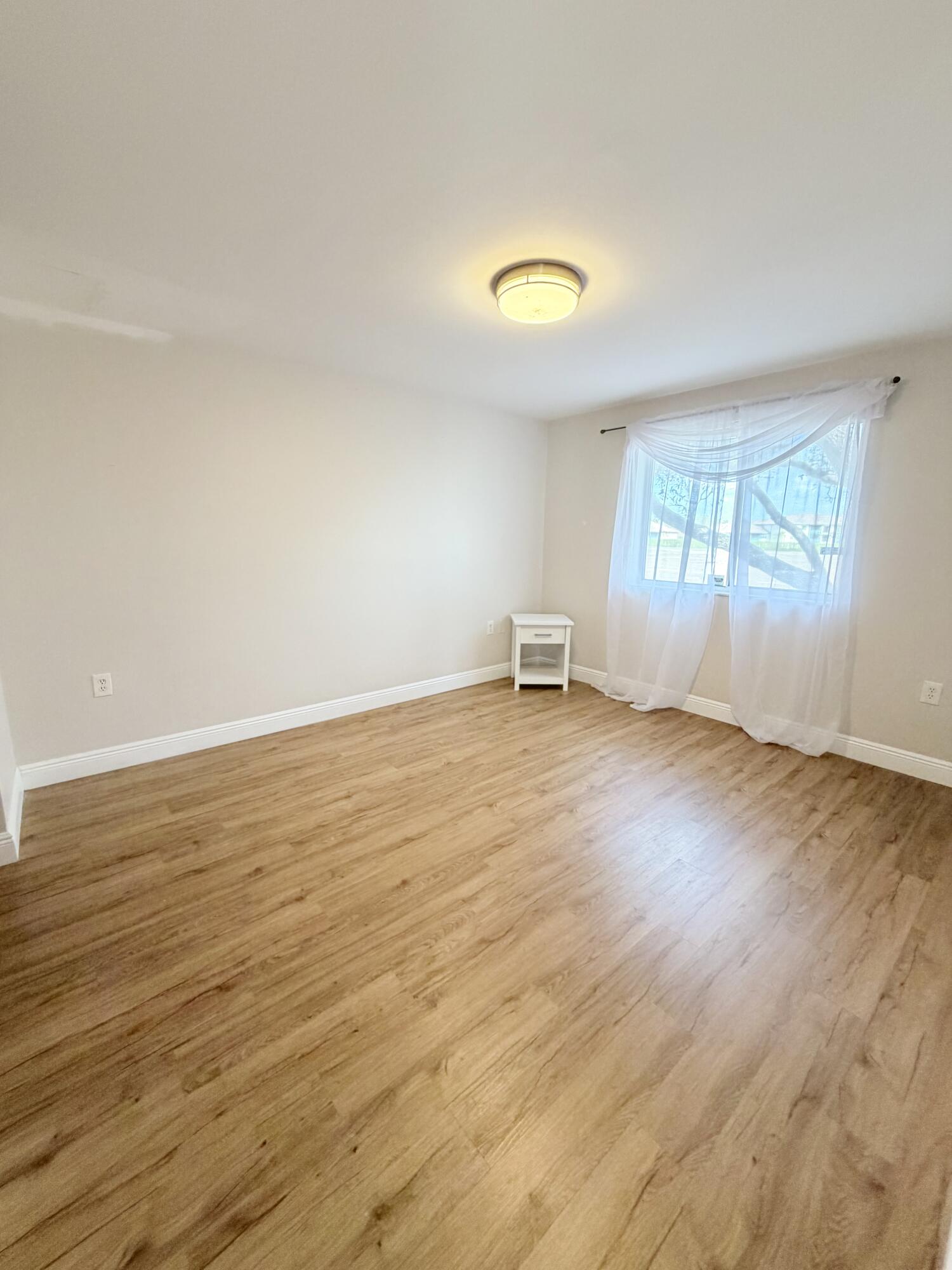 STERLING VILLAGES OF PALM BEACH LAKES CONDO - Residential Lease