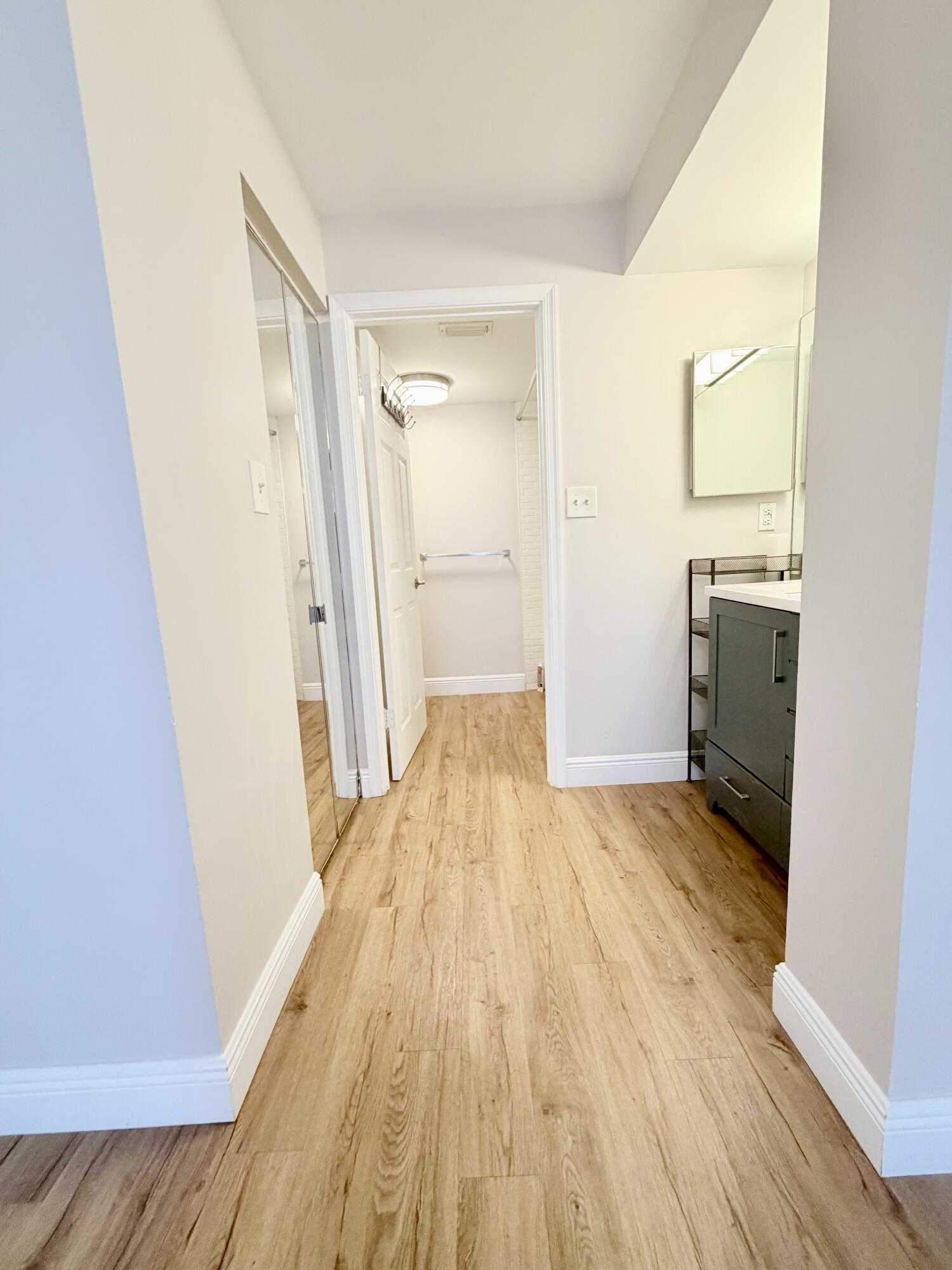 STERLING VILLAGES OF PALM BEACH LAKES CONDO - Residential Lease