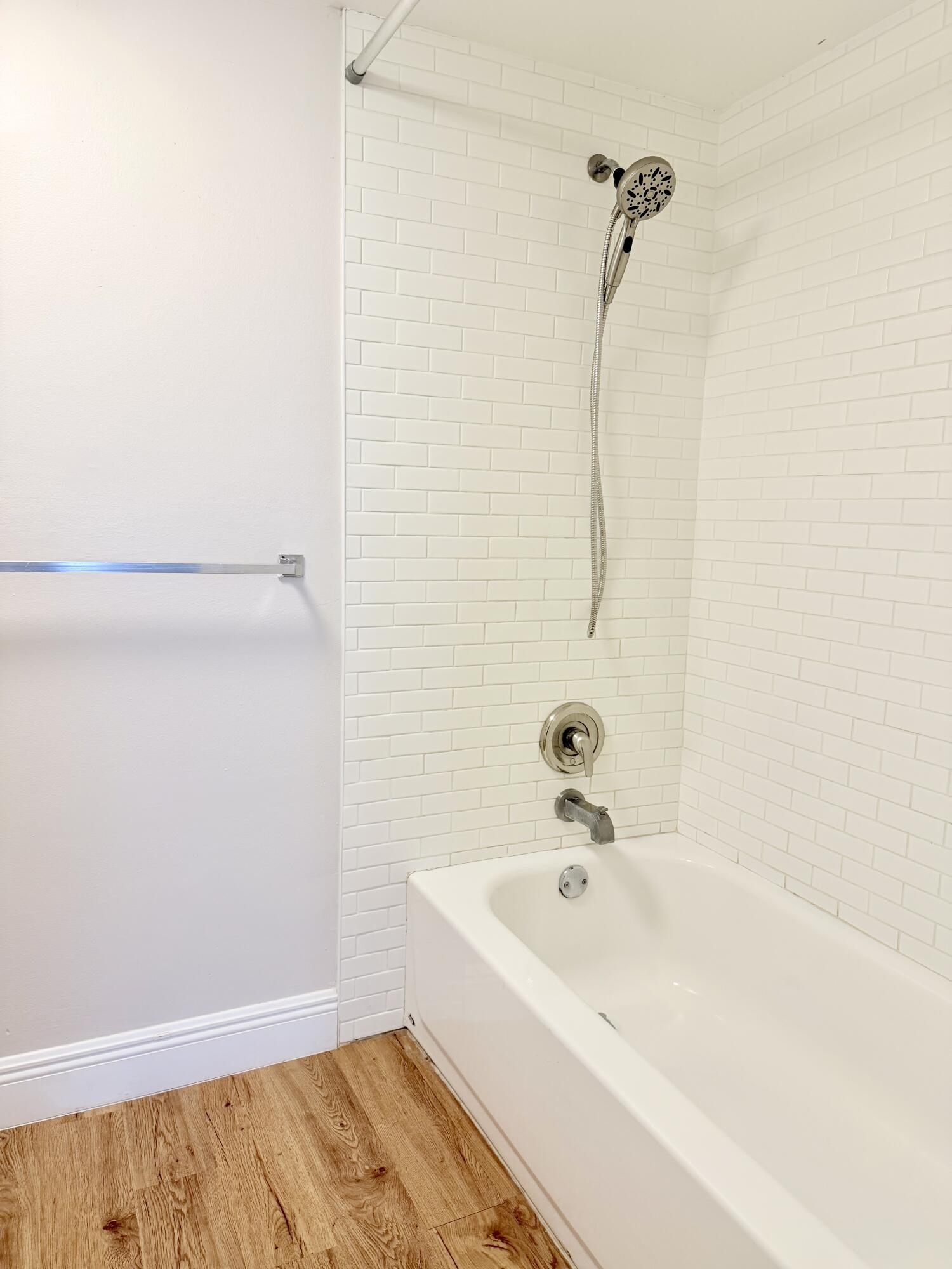 STERLING VILLAGES OF PALM BEACH LAKES CONDO - Residential Lease