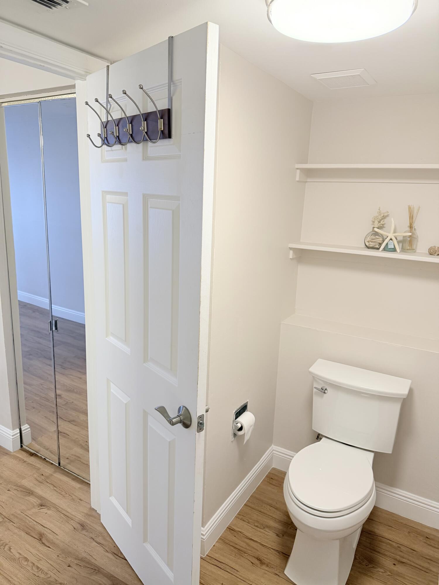 STERLING VILLAGES OF PALM BEACH LAKES CONDO - Residential Lease