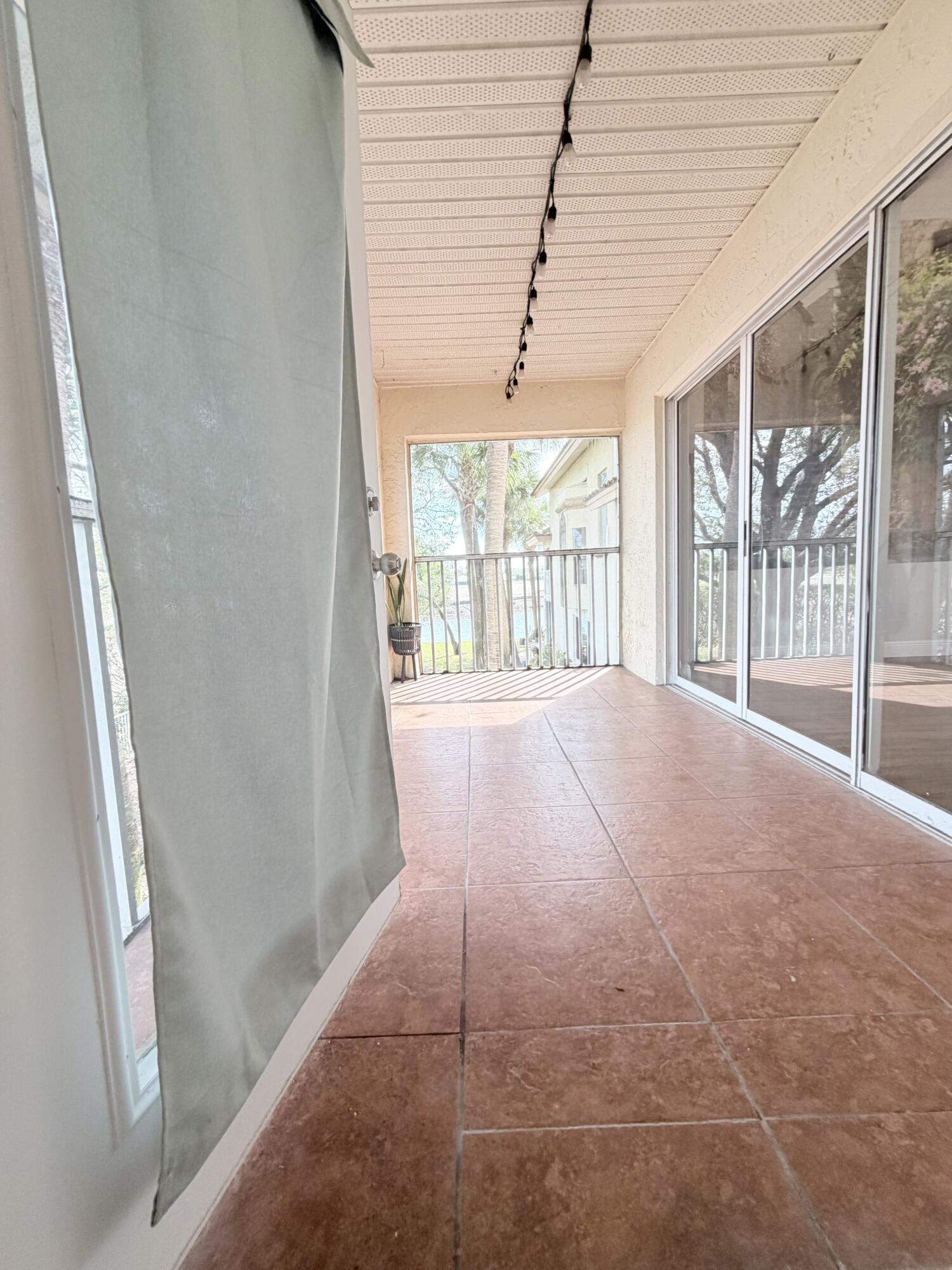 STERLING VILLAGES OF PALM BEACH LAKES CONDO - Residential Lease