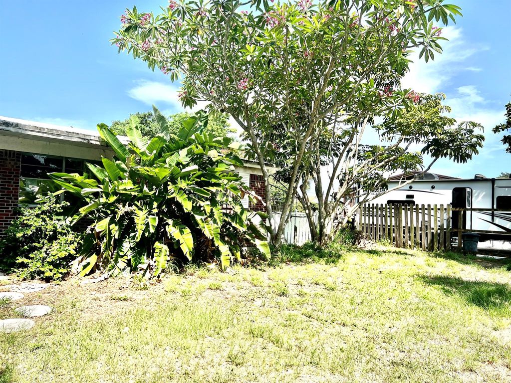 Photo of 3063 Grove Road, Palm Beach Gardens, FL 33410 (MLS # R10816897)