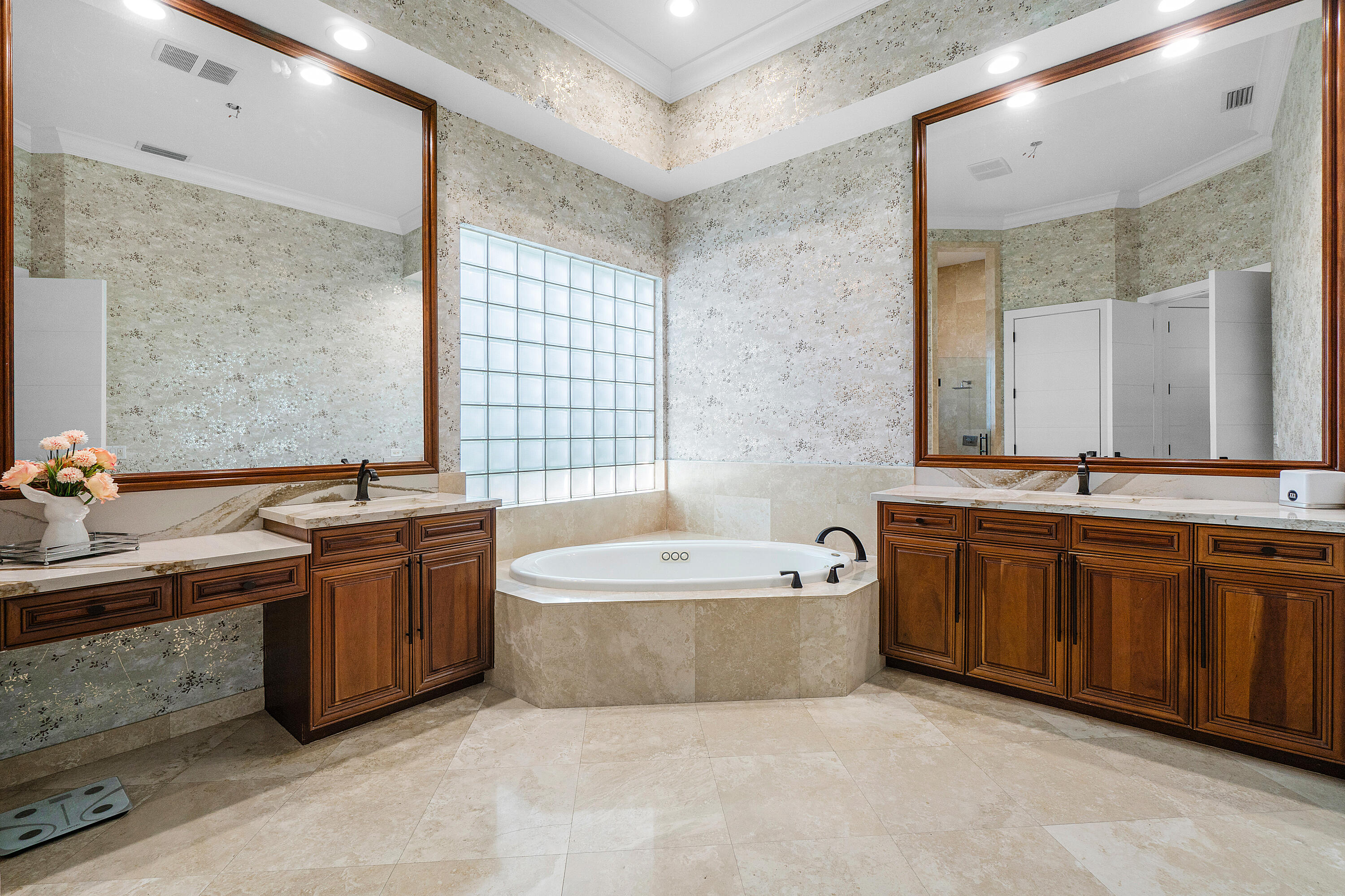 DELRAY TRAINING CENTER PUD PAR A - Residential Lease