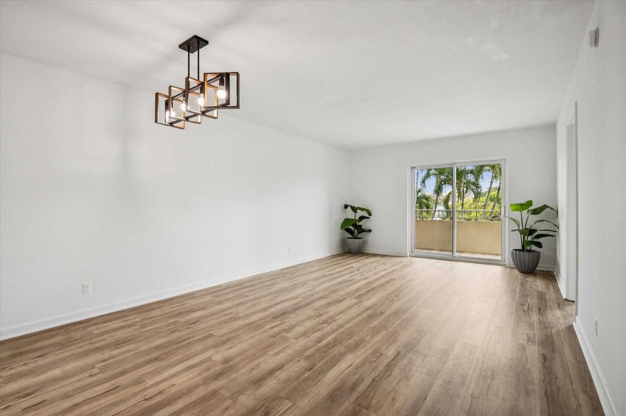 900 NE 18th Ave 208