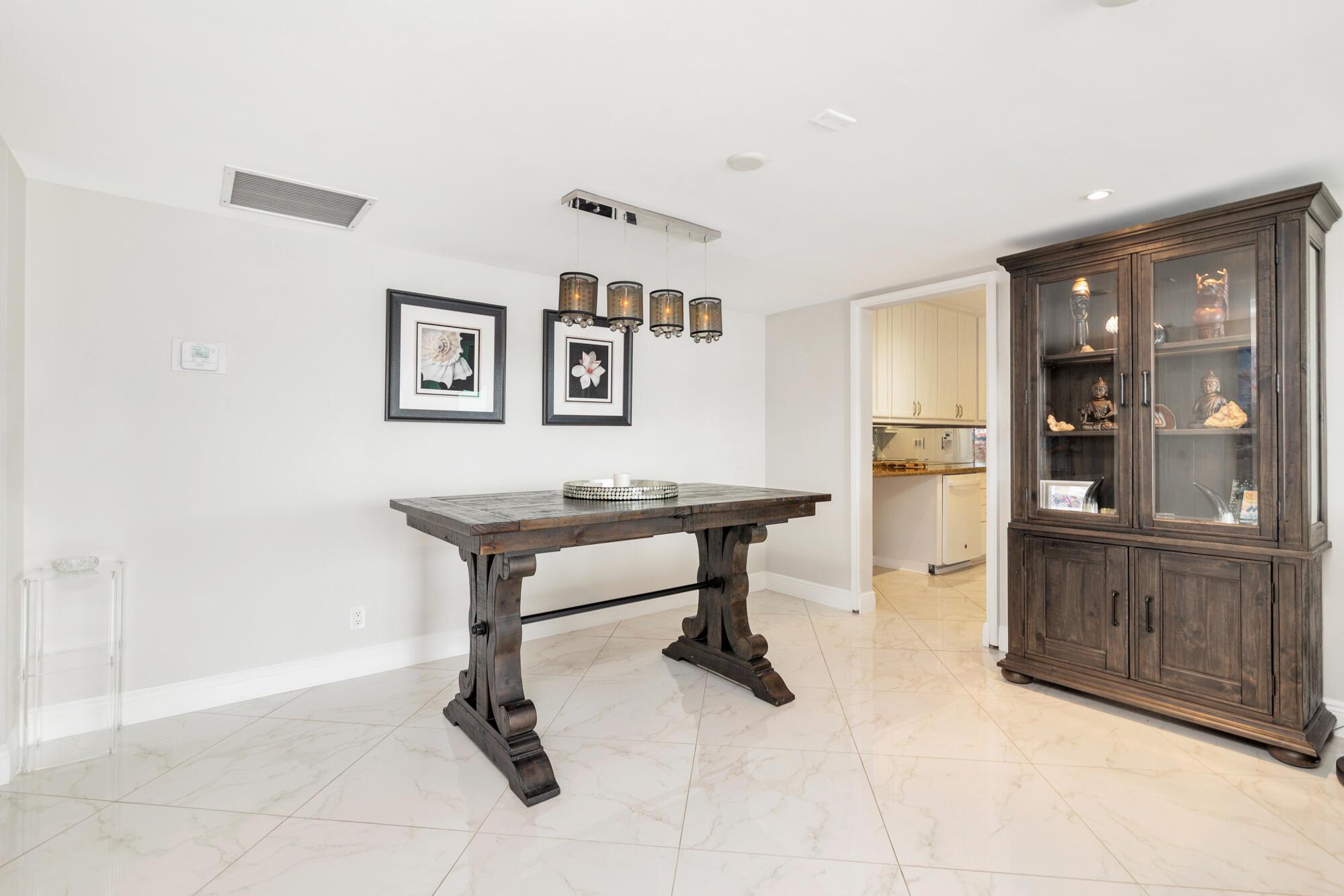 RAPALLO SOUTH COND - Residential