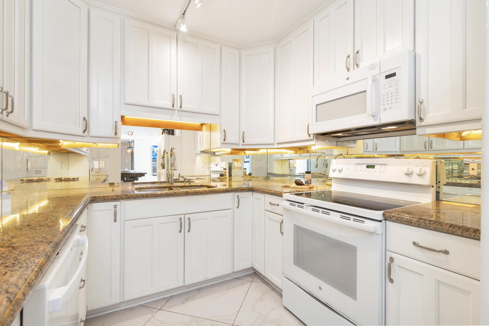 RAPALLO SOUTH COND - Residential