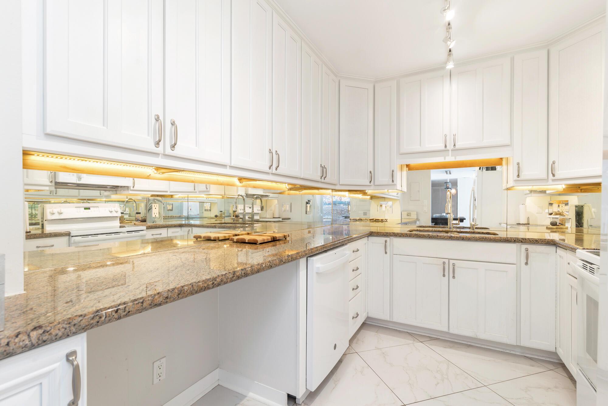 RAPALLO SOUTH COND - Residential