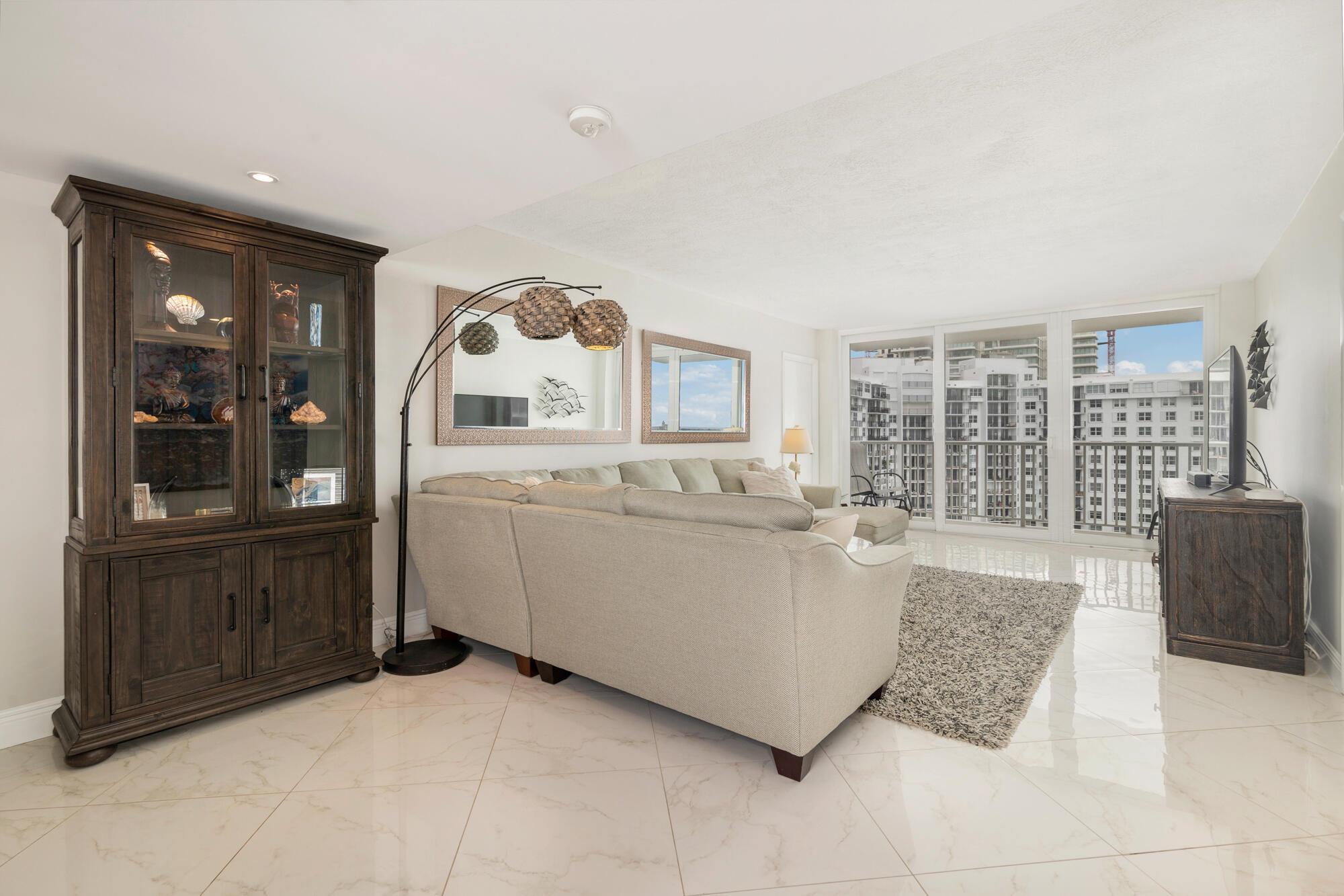 RAPALLO SOUTH COND - Residential