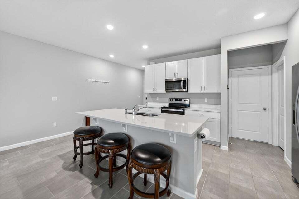 ENCLAVE AT MANGONIA PARK - Residential