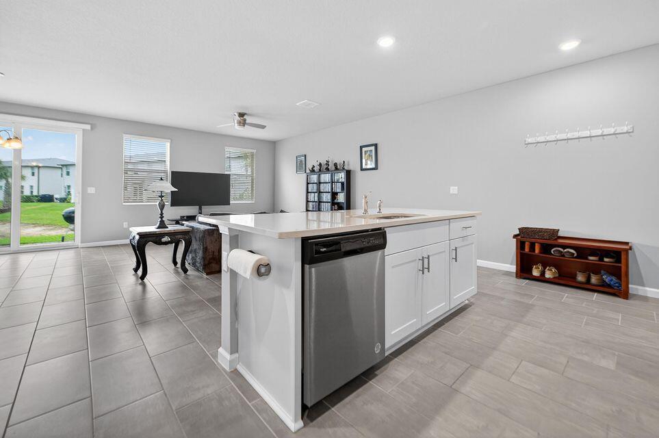 ENCLAVE AT MANGONIA PARK - Residential