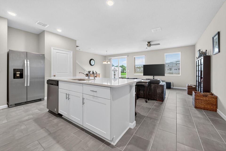 ENCLAVE AT MANGONIA PARK - Residential