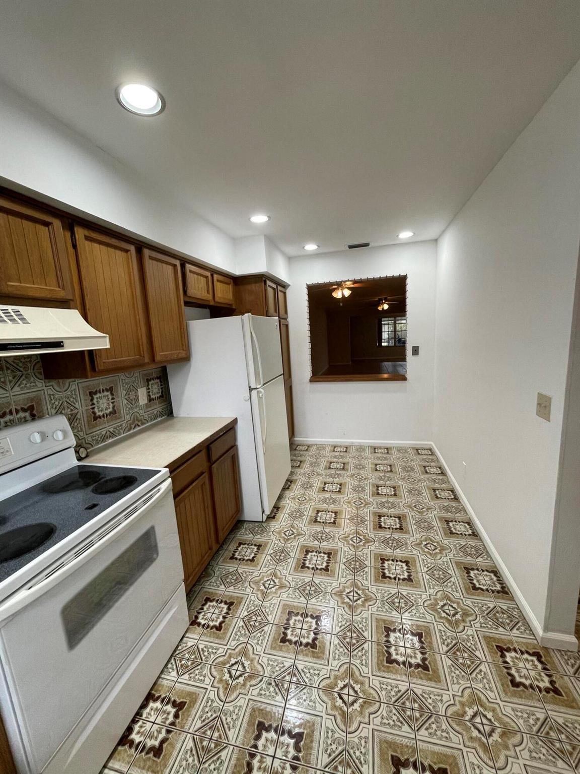 GOLFVIEW HARBOUR ESTATES - Residential Lease