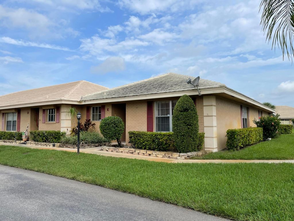 Photo of 1441 SW 26th Avenue #8e, Boynton Beach, FL 33426 (MLS # R11133395)