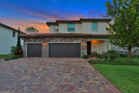 Featured picture for the property R10708800